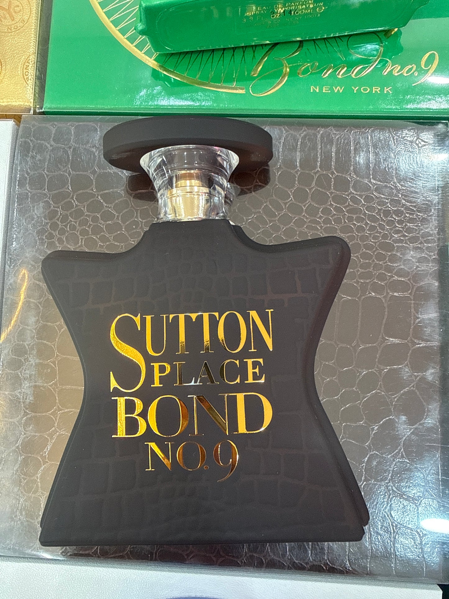 Bond Sutton place